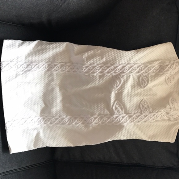 White dress - Picture 2 of 3